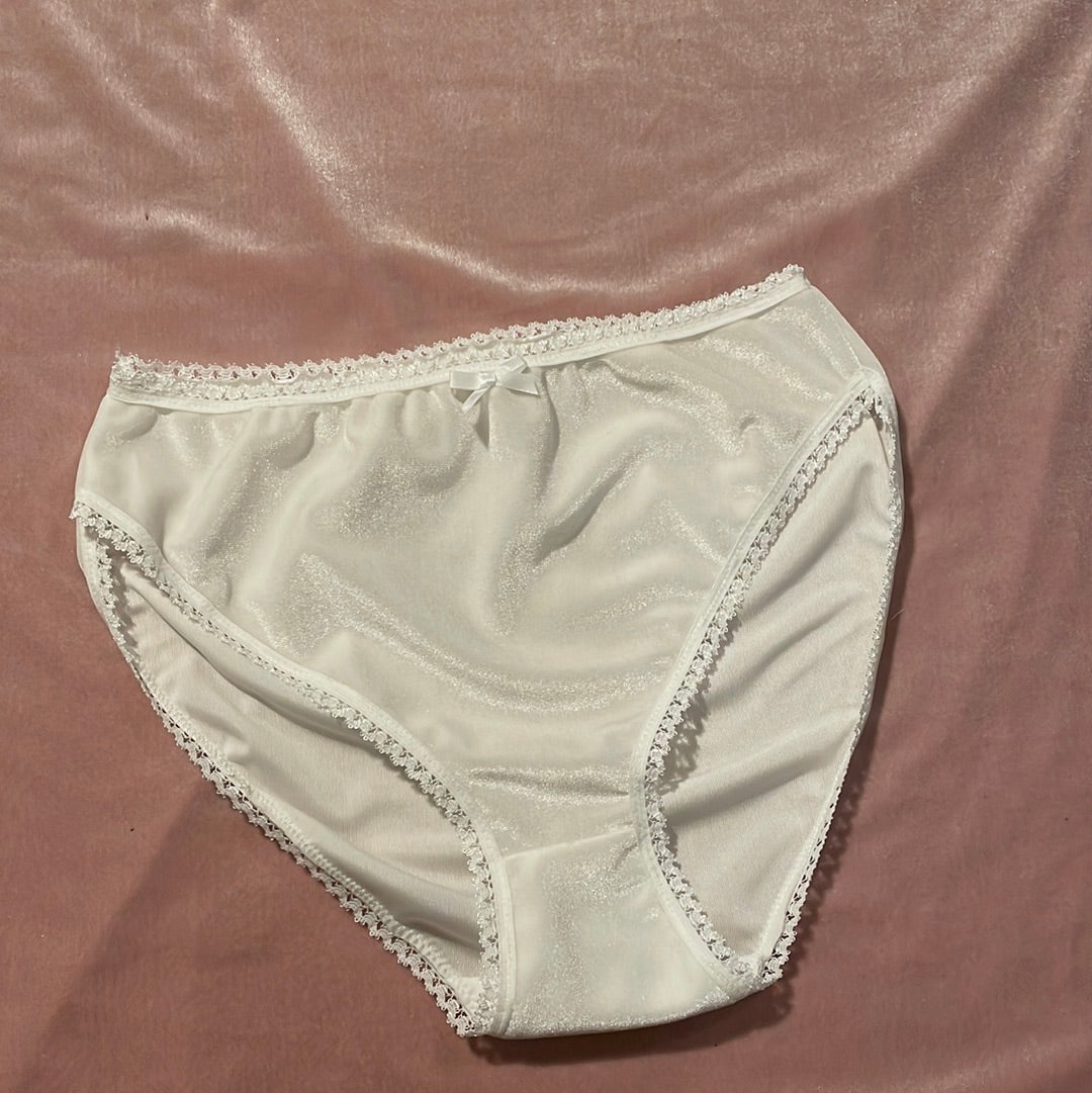 White Velvet Knickers – Veronica Velveteen