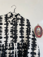 Load image into Gallery viewer, The Baudelaire Shirt dress in smudge Denim size XL
