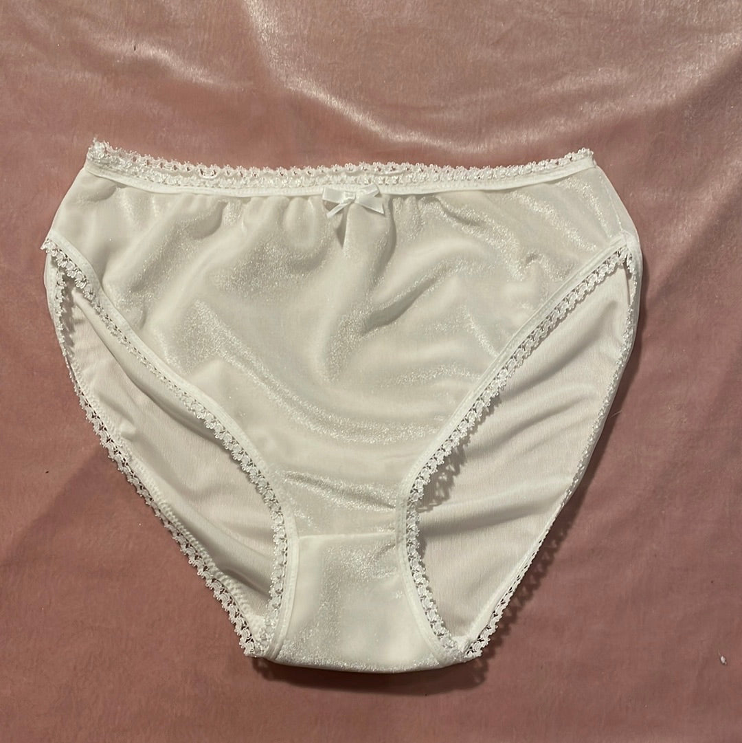 White Velvet Knickers – Veronica Velveteen