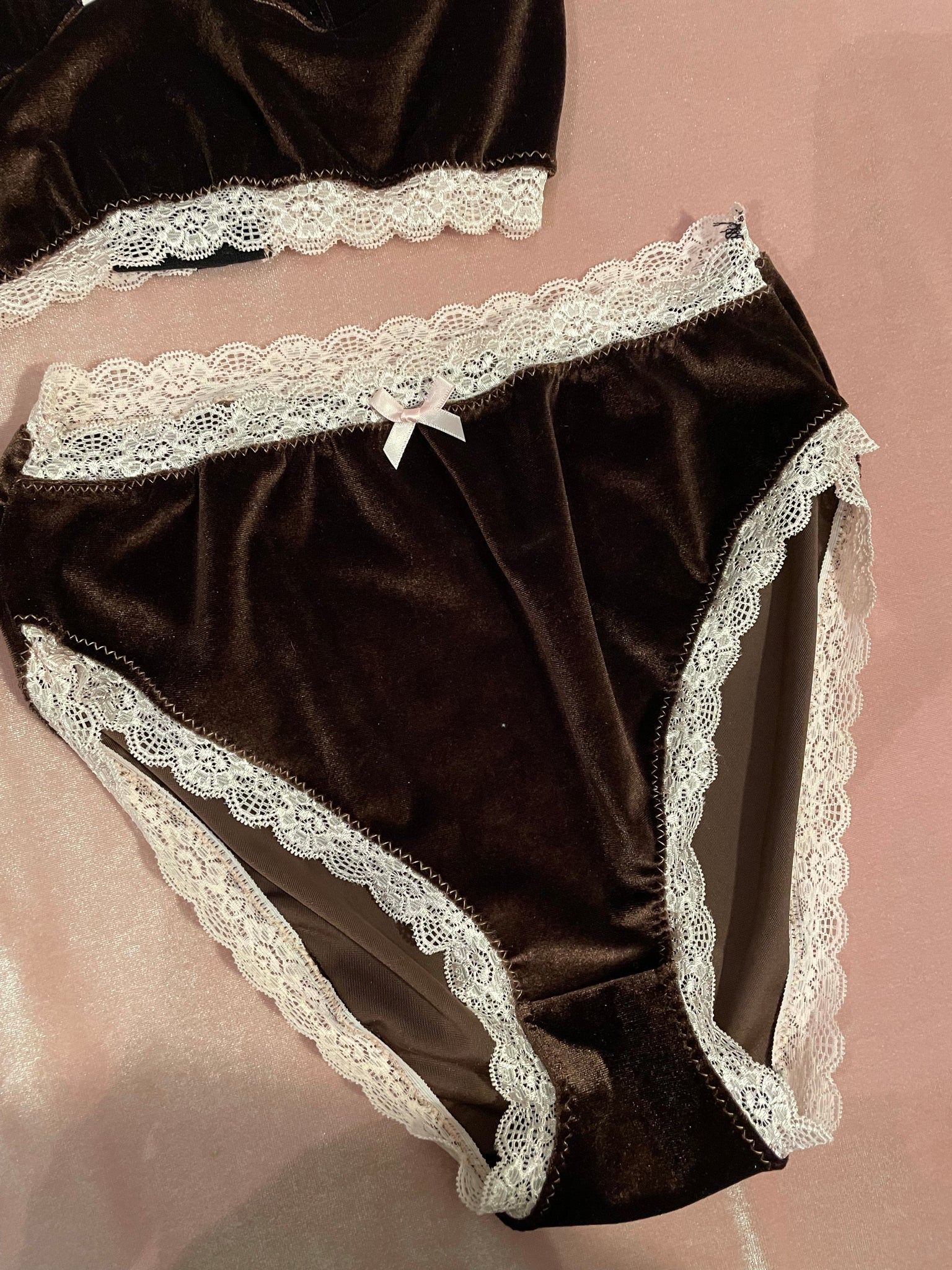 The Chocolate Knickers – Veronica Velveteen